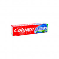 Зубная паста тройное действие натуральная мята Colgate
