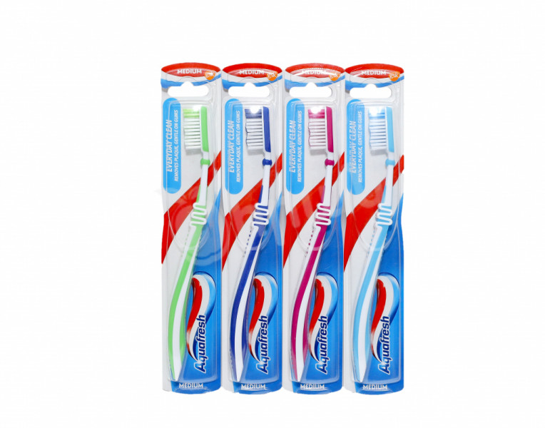 Toothbrush everyday clean Aquafresh
