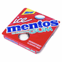 Chewing gum with cherry and mint flavor Ice Mentos