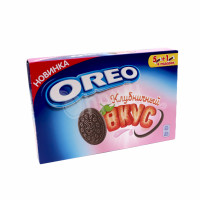 Strawberry flavored cookies Oreo